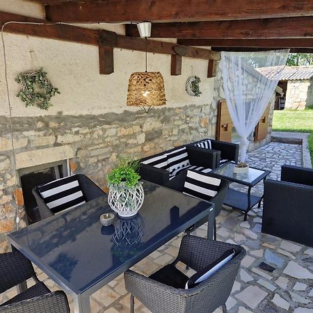 Holiday House Vuki Nedescina Экстерьер фото