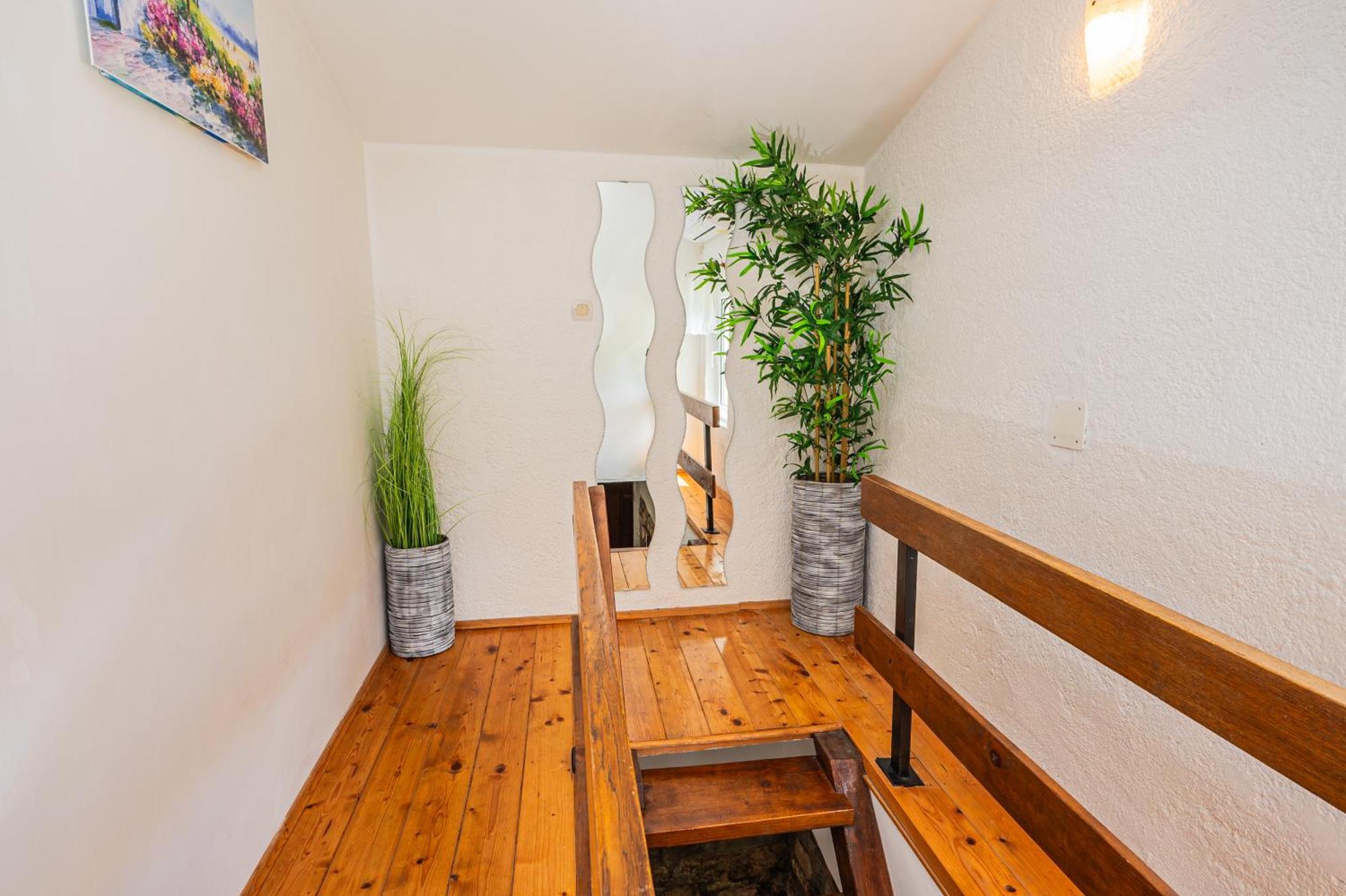 Holiday House Vuki Nedescina Экстерьер фото
