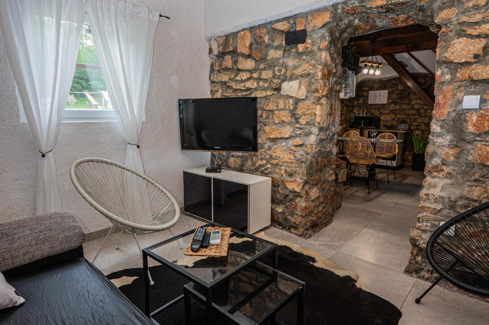 Holiday House Vuki Nedescina Экстерьер фото